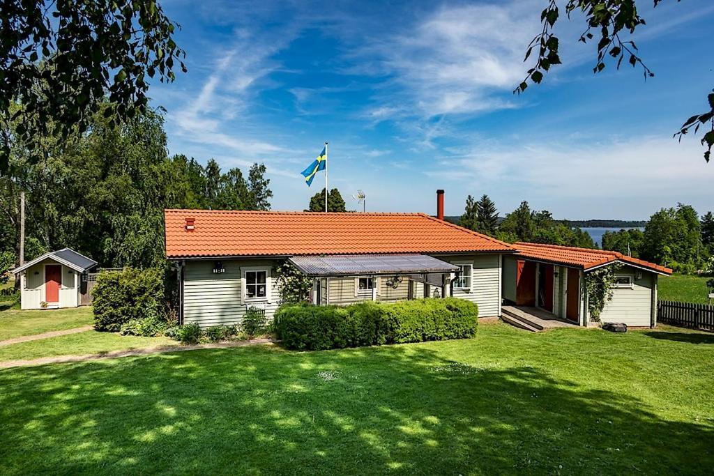Luxury Villa by lake welcome you Hjo Exterior foto