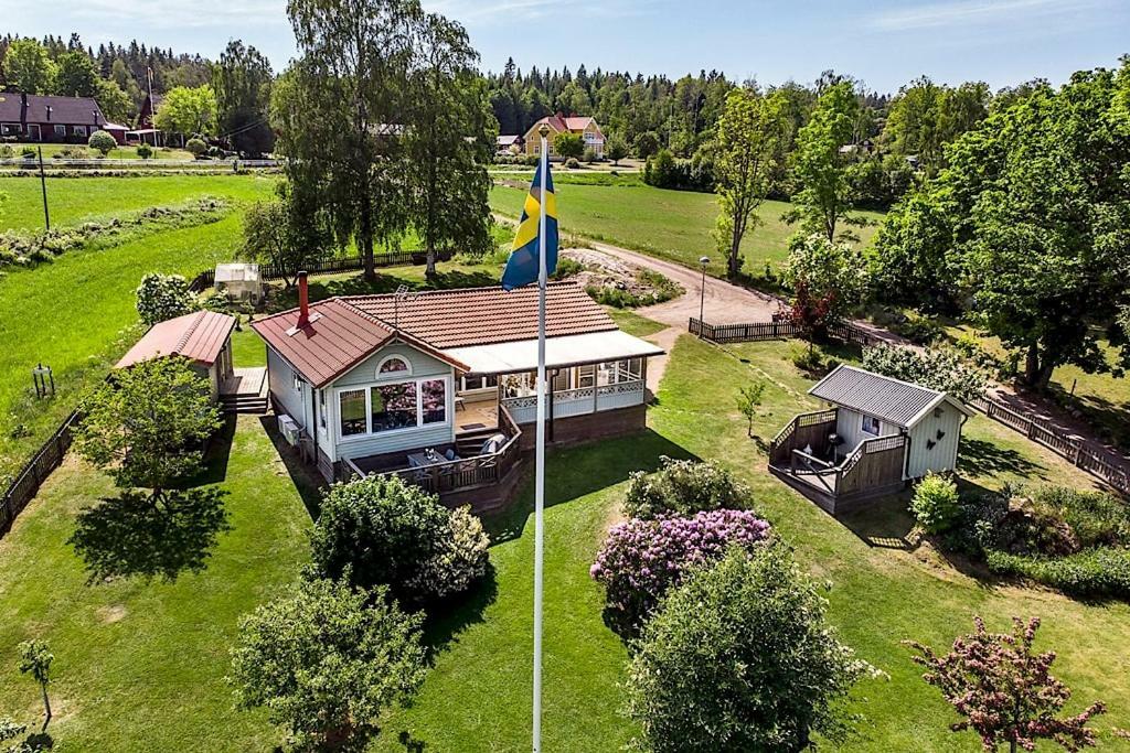 Luxury Villa by lake welcome you Hjo Exterior foto