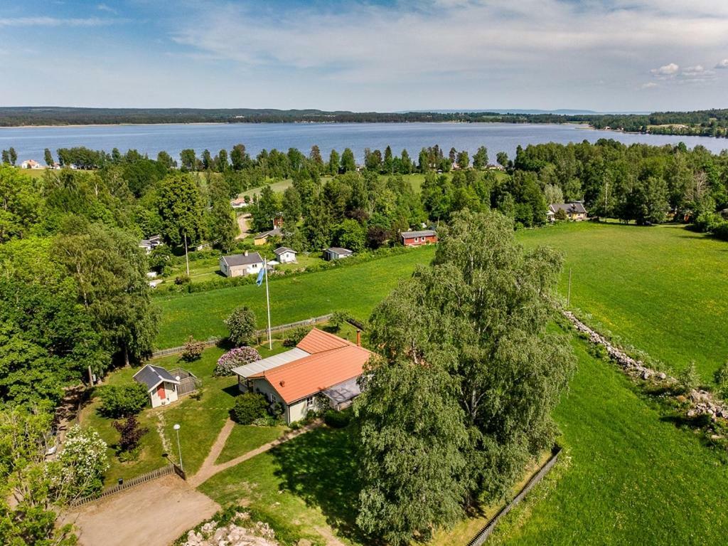 Luxury Villa by lake welcome you Hjo Exterior foto